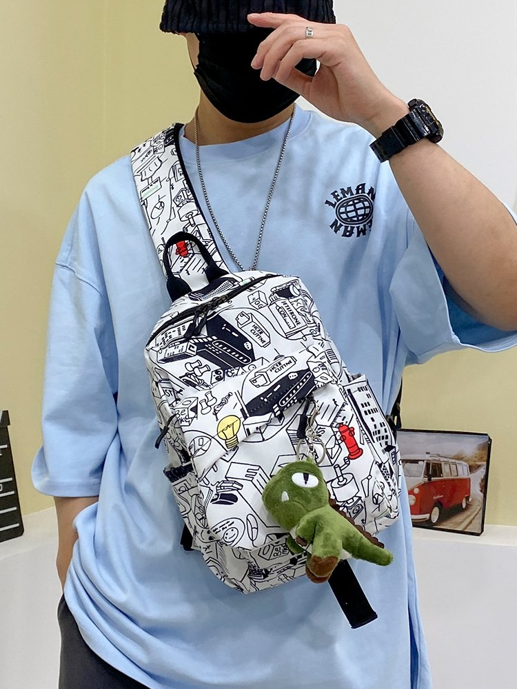 chestbags, one-shoulder slants, pipads for students travelling with their little backpacks
