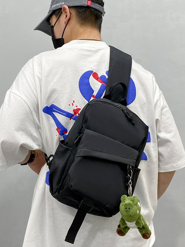 chestbags, one-shoulder slants, pipads for students travelling with their little backpacks