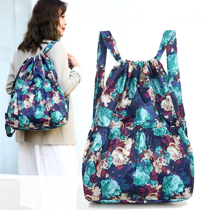 The Han version of the nylon pocket double-shoulder bag for waterproof sports students travels in large quantities and in light
