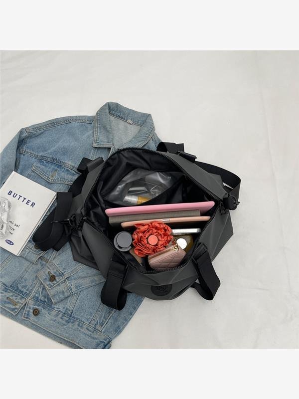 Waterproof short trip packs with a large capacity of light and dry-wet-separated swimming packs for women