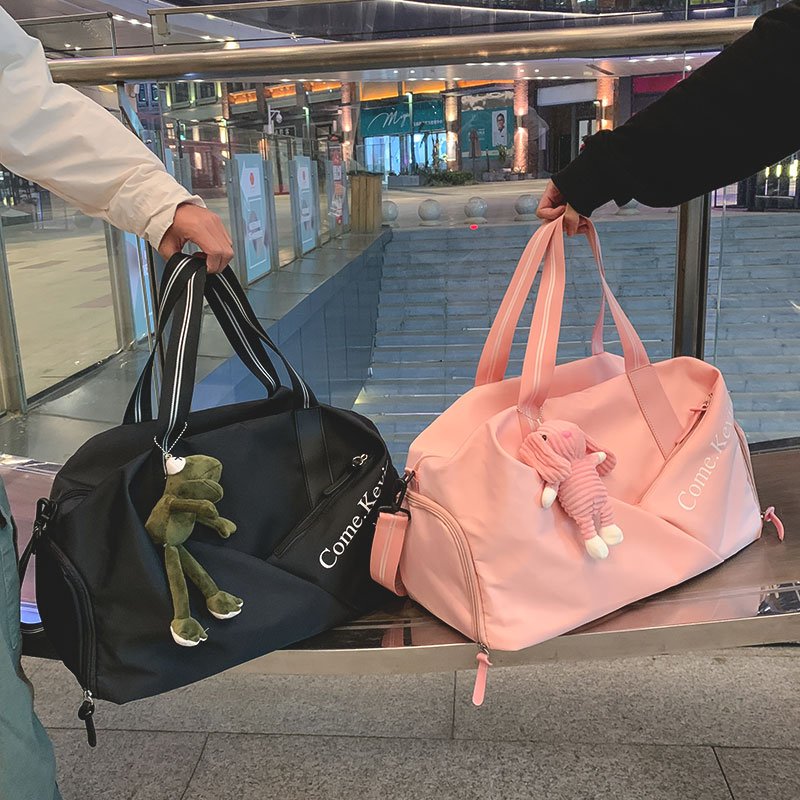 Travel packs with a large capacity of dry, wet and separated swimming packs, sports packs, handbags, bags of yoga packs
