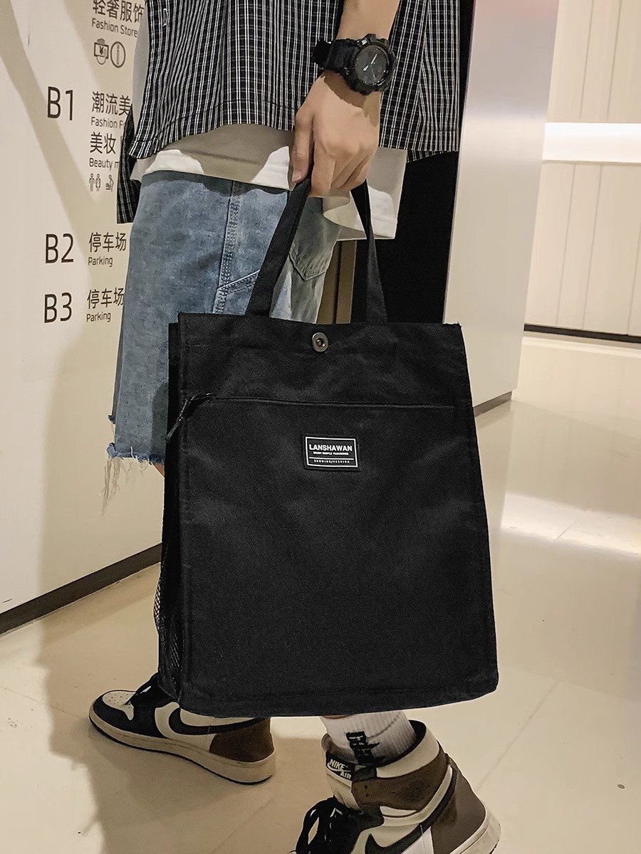 A rag bag with a large capacity of men ' s handbags for leisure and a simple man ' s handbag, a one-shoulder bag of men ' s handbags
