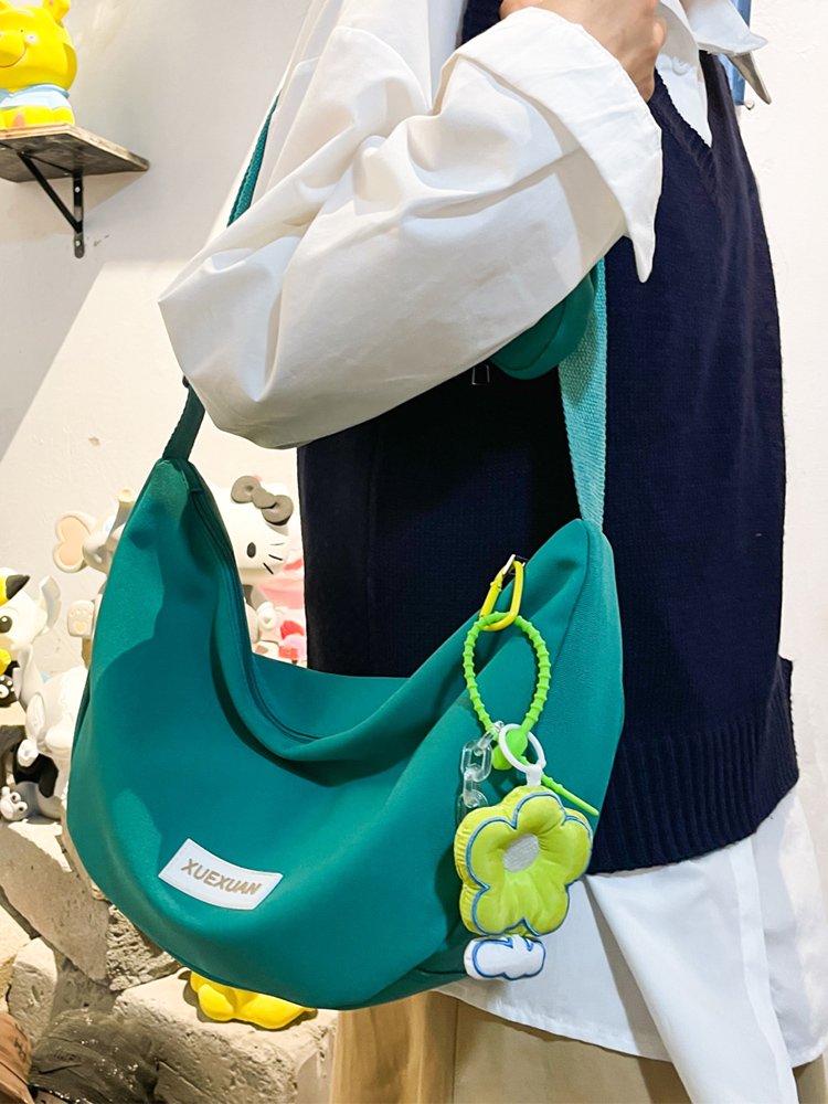 A new 2024 dumpling bag for a small group of designers with high-capacity sports backpacks