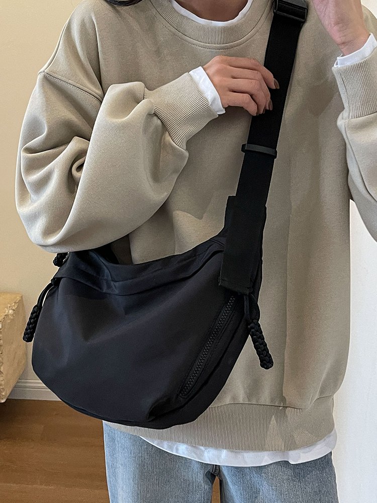 A new 2024 dumpling pack with a big capacity and a full-time sports canvas tatter