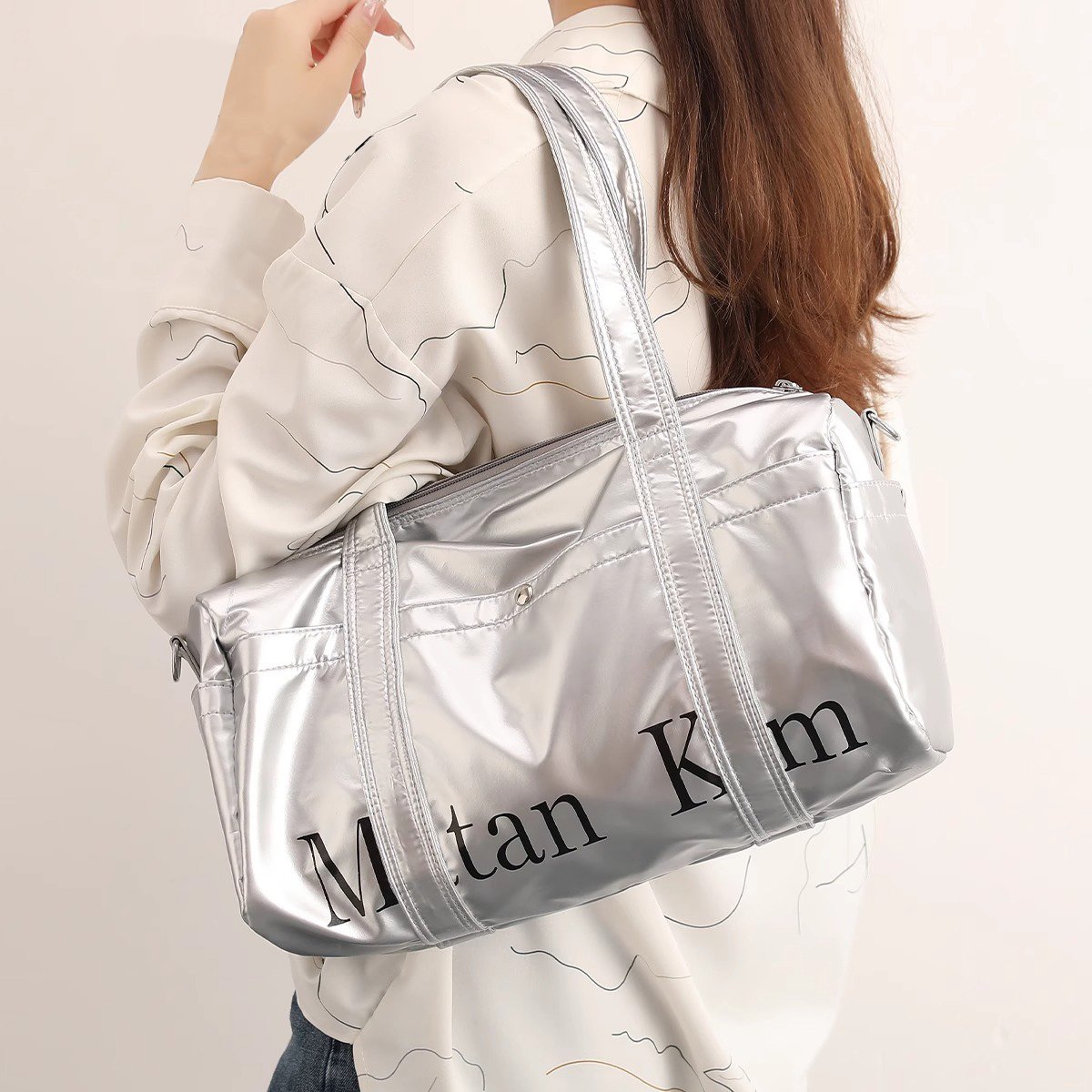A NEW 2024 FOR UR-CAPACITY SHORT-DISTANCE GIRL SPORTS AND FITNESS PACKS LIGHT HANDBAGS