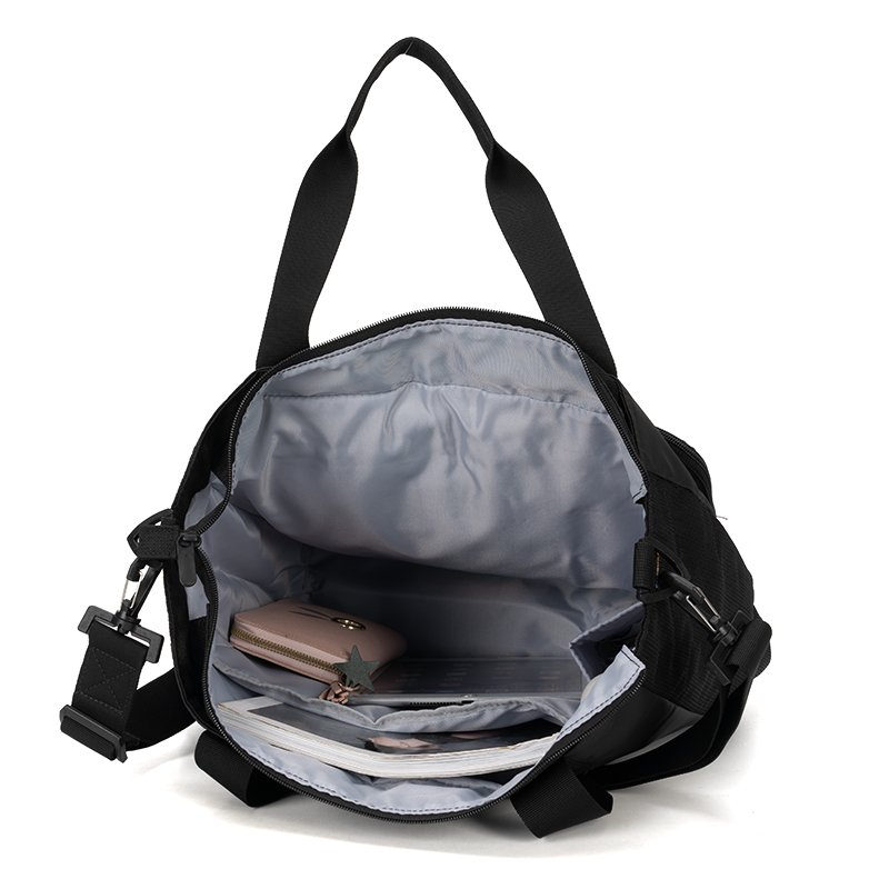 Andremar's sports bag, a recreational bag, an outdoor gym bag, a slant-tot bag, 1378419