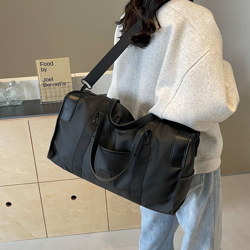 Short-distance, high-capacity travel packs, light-forward packs, one-shoulder-on-a-cargo