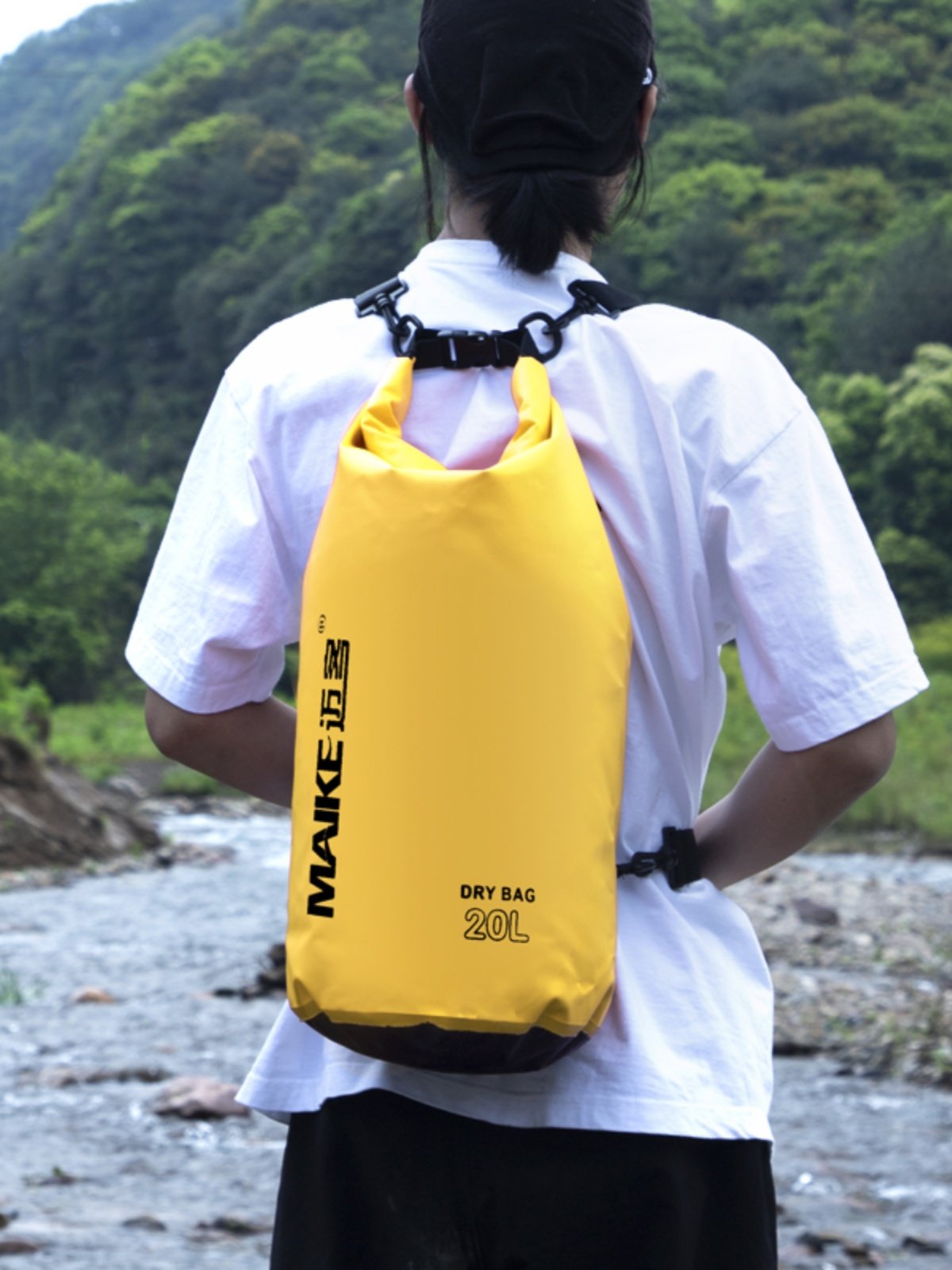 Outdoor waterproofing waterbags, seaside waterbags, poolbacks, beach submersible drums, bags of water, double shoulder bags, to the creek