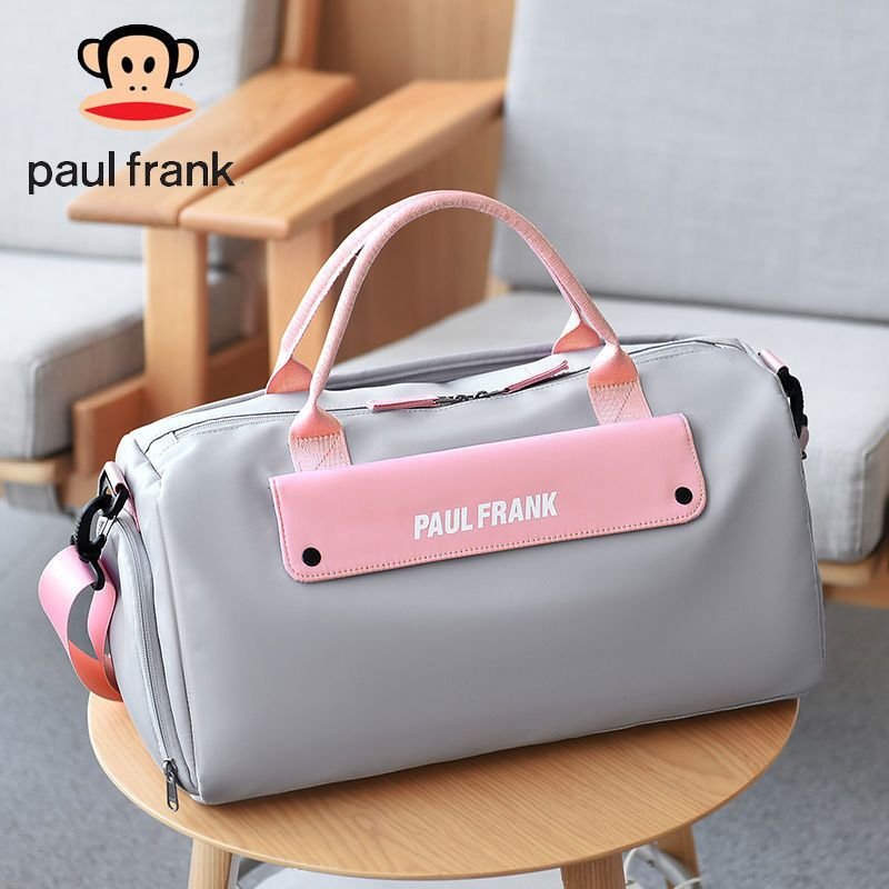 A large capacity of handbags is required for a dry, wet and separate swimming sporter