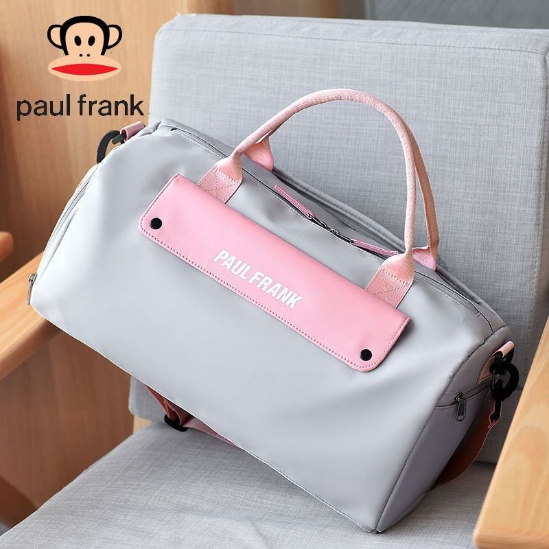 A large capacity of handbags is required for a dry, wet and separate swimming sporter
