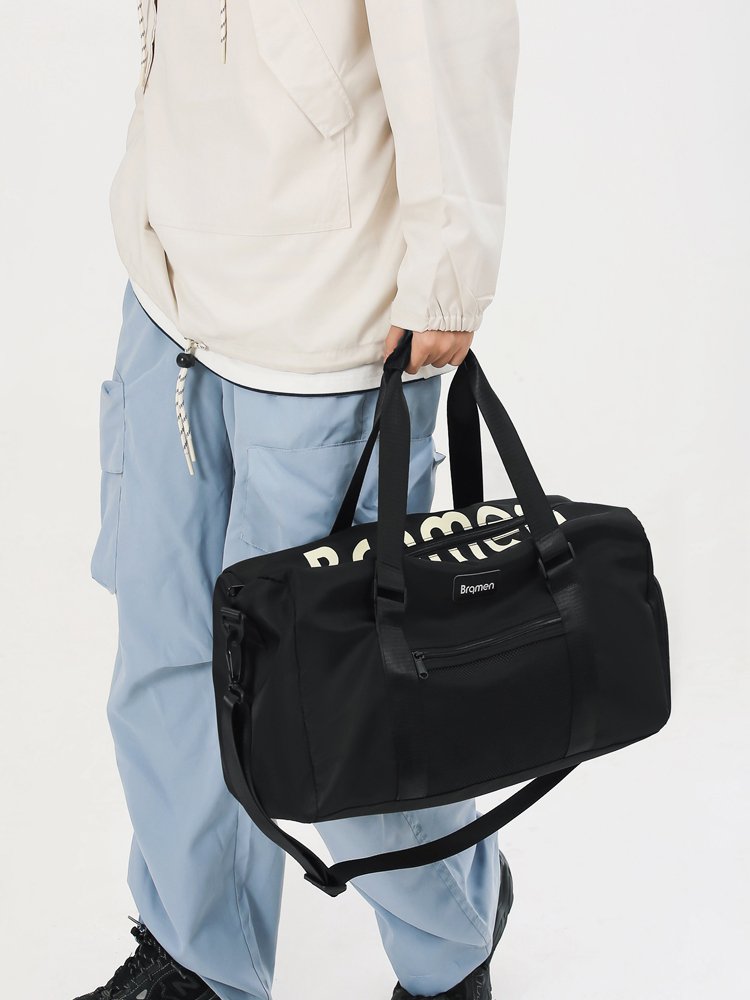 A woman with a large-capacity travel bag for a short trip, a man with a bag for a bag and a shoulder bag for a sports gym