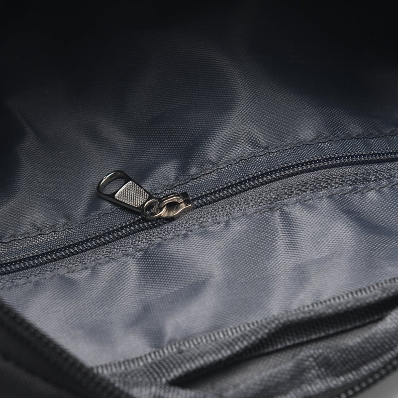 A large-capacity sports pocket, a 2024 new cell phone bag for a water-proofing lady