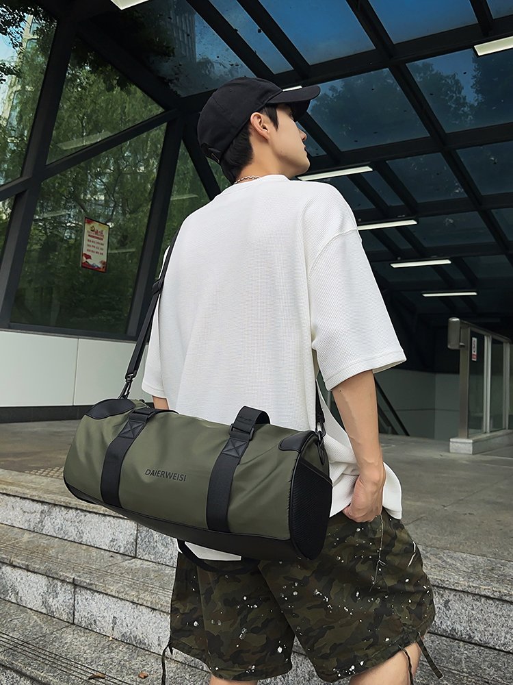 Short trip packs for women with a large capacity to swim, dry, wet and separated men ' s backpacks, light handbags