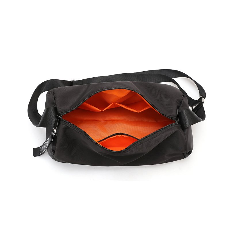 A simple travel bag with light one-shoulder slashed sports kit and a sports kit for men and women, and a pack of small bags for women and men