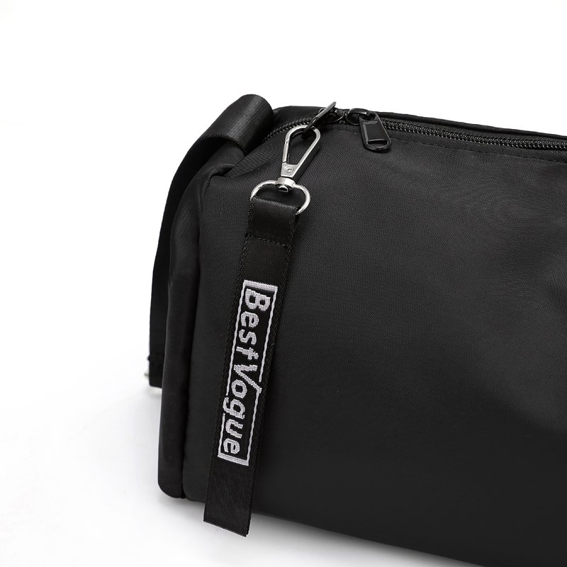 A simple travel bag with light one-shoulder slashed sports kit and a sports kit for men and women, and a pack of small bags for women and men
