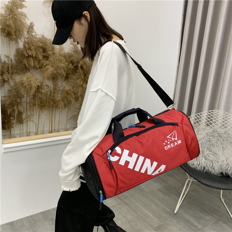 A gym bag, a clunker bag, a handbag, a little bag, a yoga sports shoulder bag