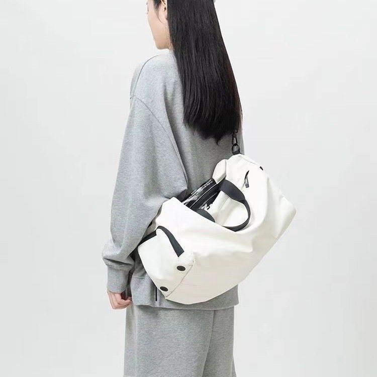 Gymnasium bag for dry, wet and separated swimming, and a large-capacity backpack for female sports training