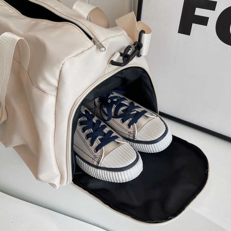 Dynamite sports and fitness packs for dry, wet and high-capacity water-slash-resistant bags for short-distance luggage