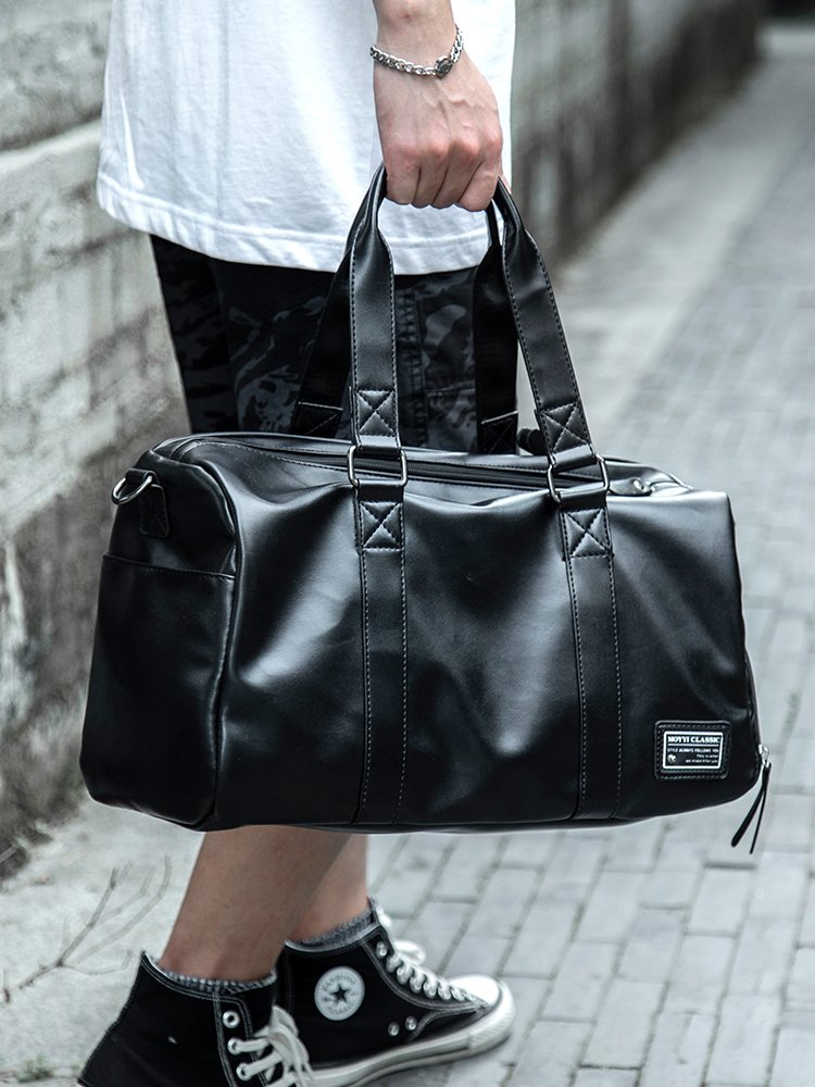 Sports and fitness packs dry and wet and separate handbags for men with a large capacity to travel light travel backpacks
