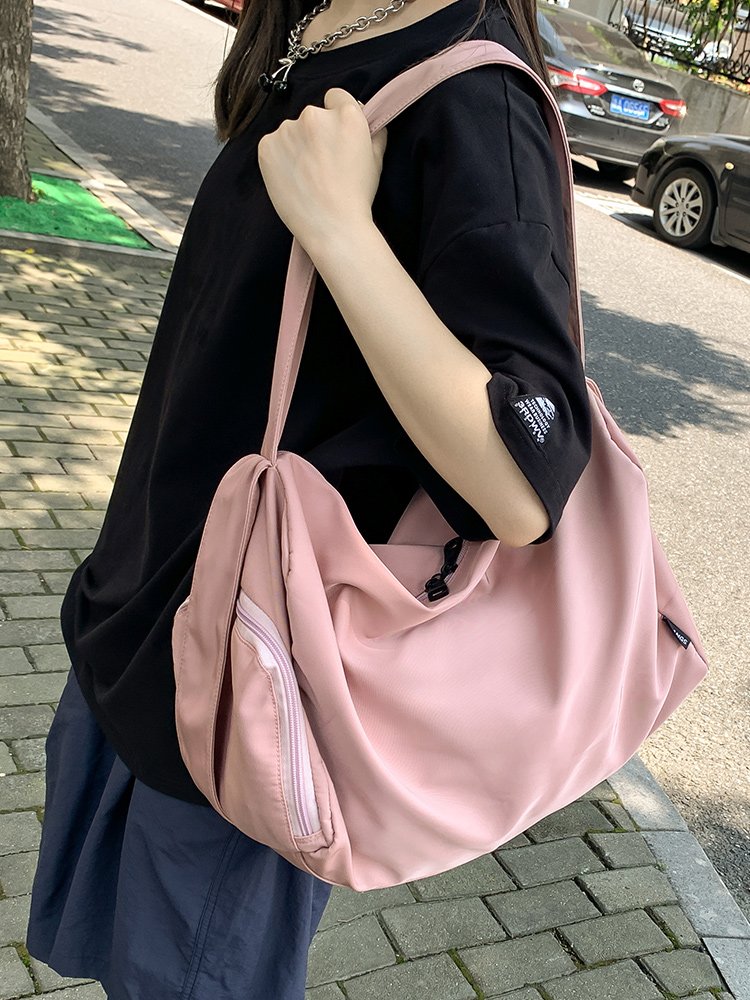 A large-capacity gym bag for girls, a bag bag for sports outside the house, and a bag for a bag for a bag, which is light and light