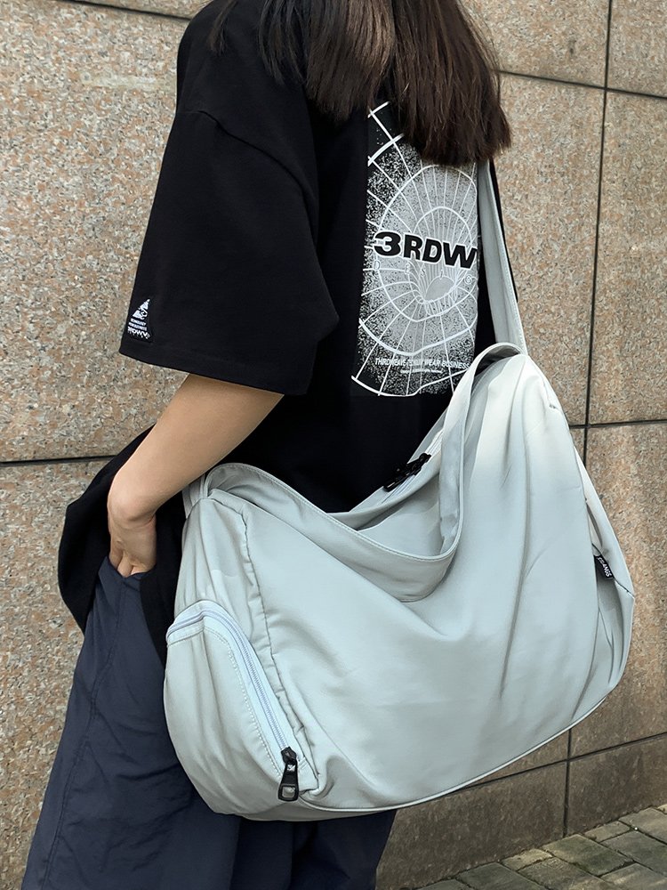 A large-capacity gym bag for girls, a bag bag for sports outside the house, and a bag for a bag for a bag, which is light and light