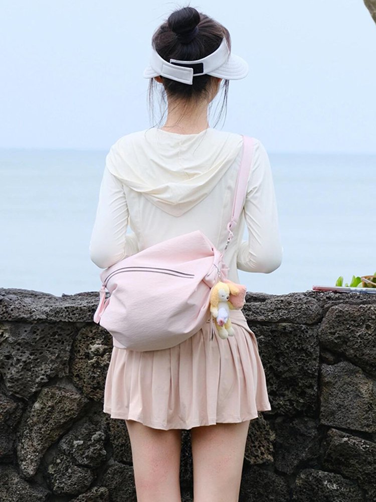 lulu's new double-shoulder Fast Track 2.0 sports riding a one-shoulder slashed gym yoga bag