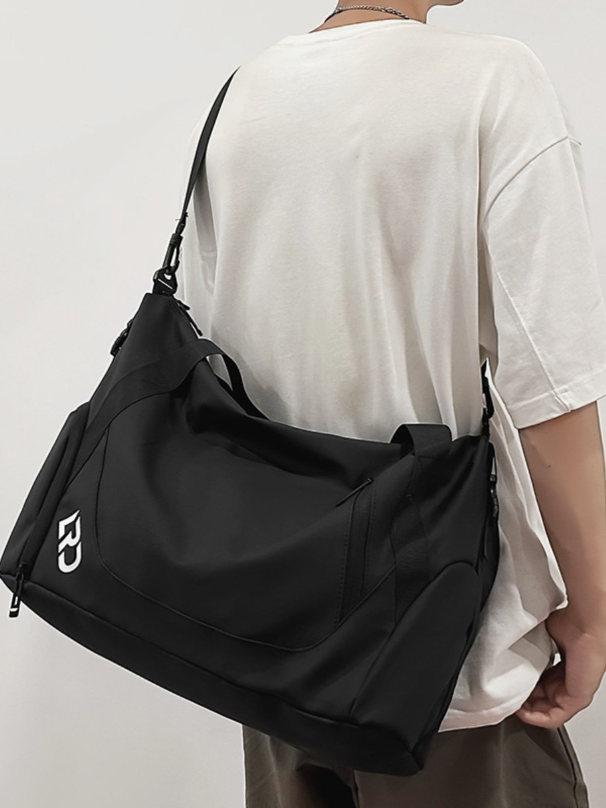 Short-distance bag for women with a high-capacity water, wet and dry separation gym bag and bag for luggage