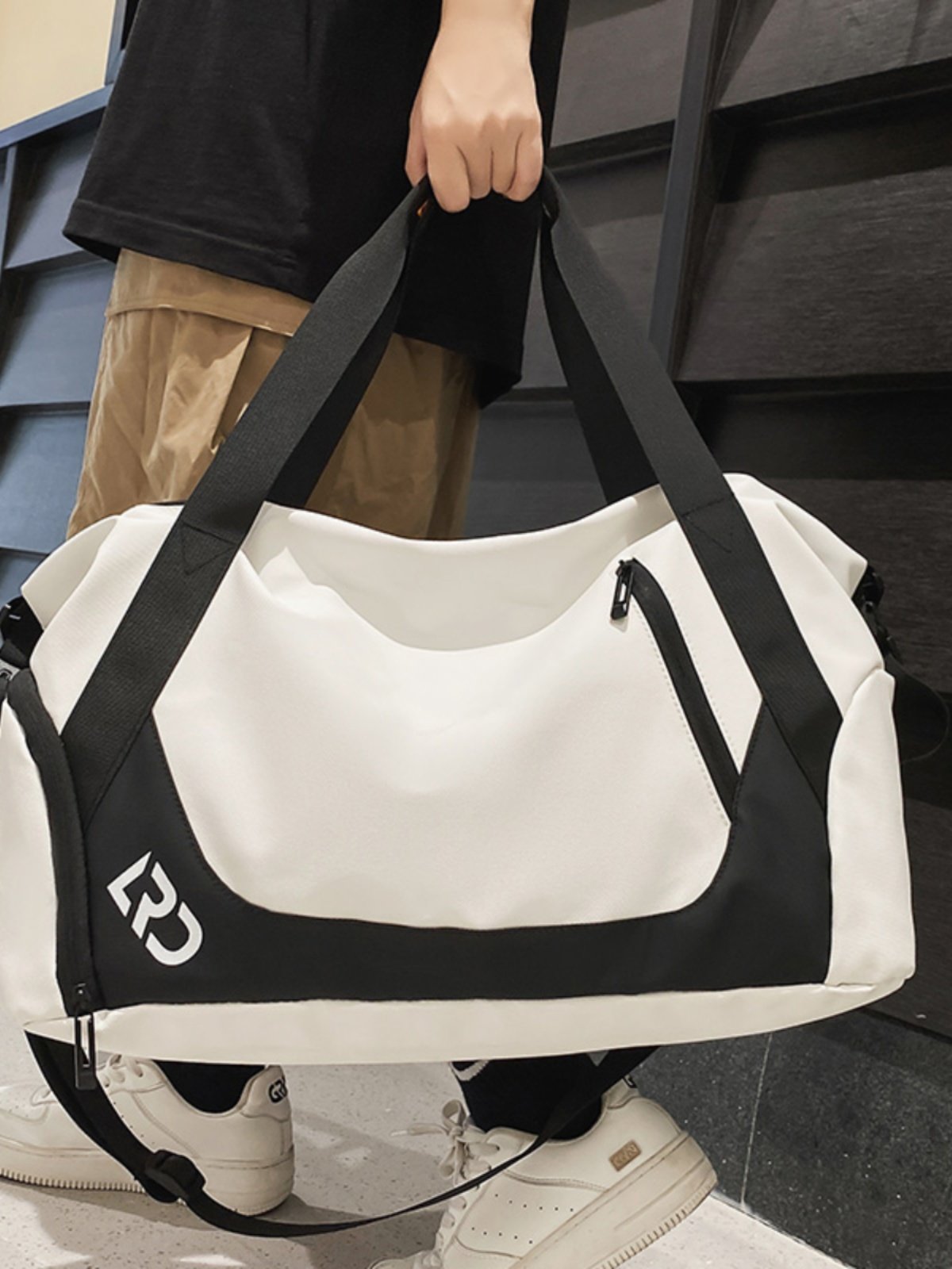 Short-distance bag for women with a high-capacity water, wet and dry separation gym bag and bag for luggage