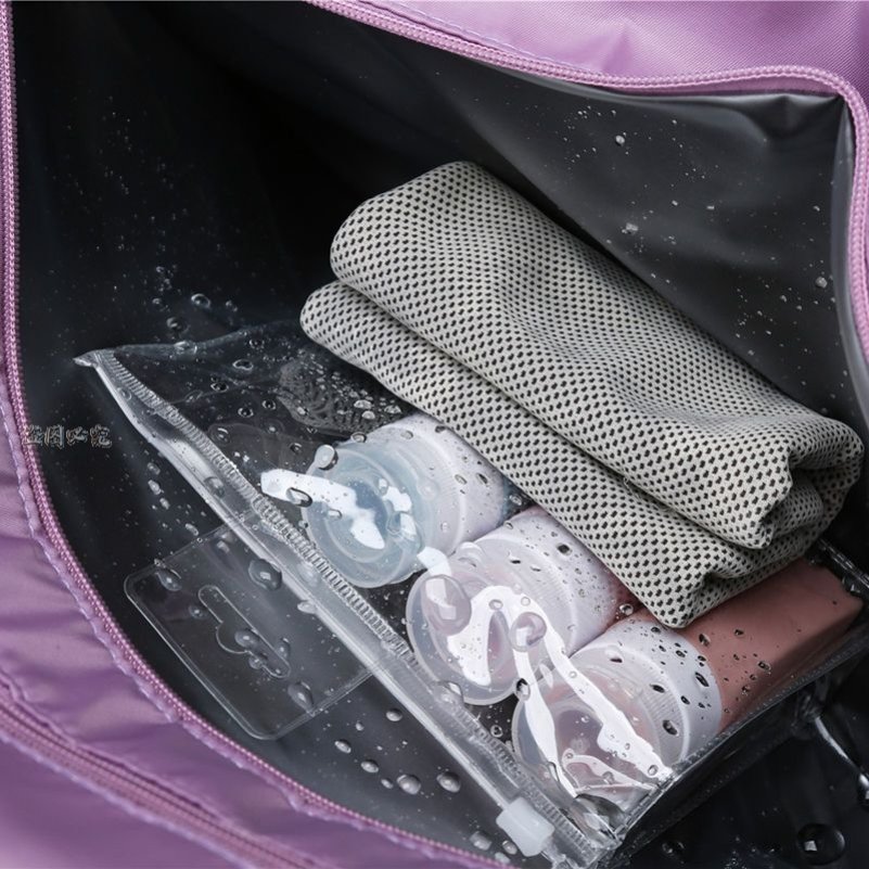 Dry and wet break-up, short-distance bag for women with a pole and a big red-capacity gym bag