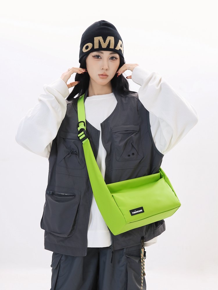 A new 2024 large-capacity sports bag for the rest of the world