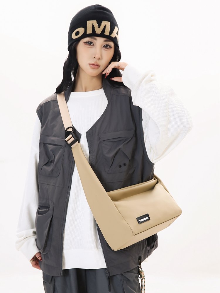 A new 2024 large-capacity sports bag for the rest of the world