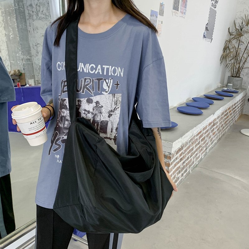 a large-capacity bag for a new 2024 for a watery nylon-resistant single-shoulder gymnasium bag for a red-slashed student