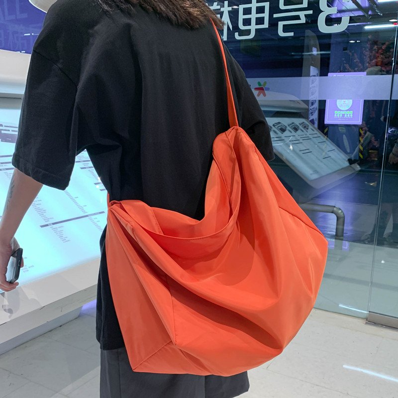 a large-capacity bag for a new 2024 for a watery nylon-resistant single-shoulder gymnasium bag for a red-slashed student