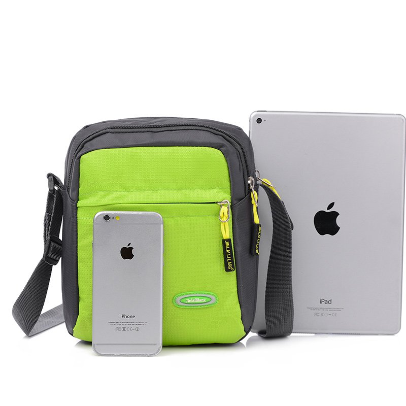 A new one-shoulder-slash-slip-in-the-hand, Korean-style twat-girl, nylon-paint-boy bag