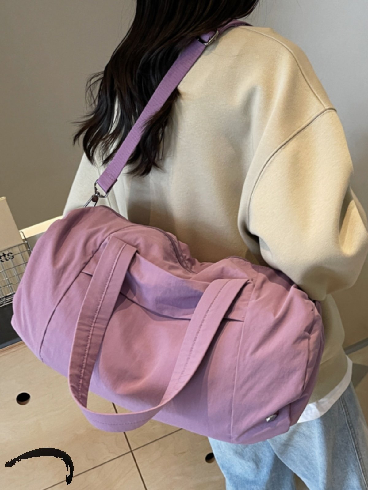 A new 2024 light, about high-capacity gymnasium exercise bag with one-shoulder-value slash-and-slip kit