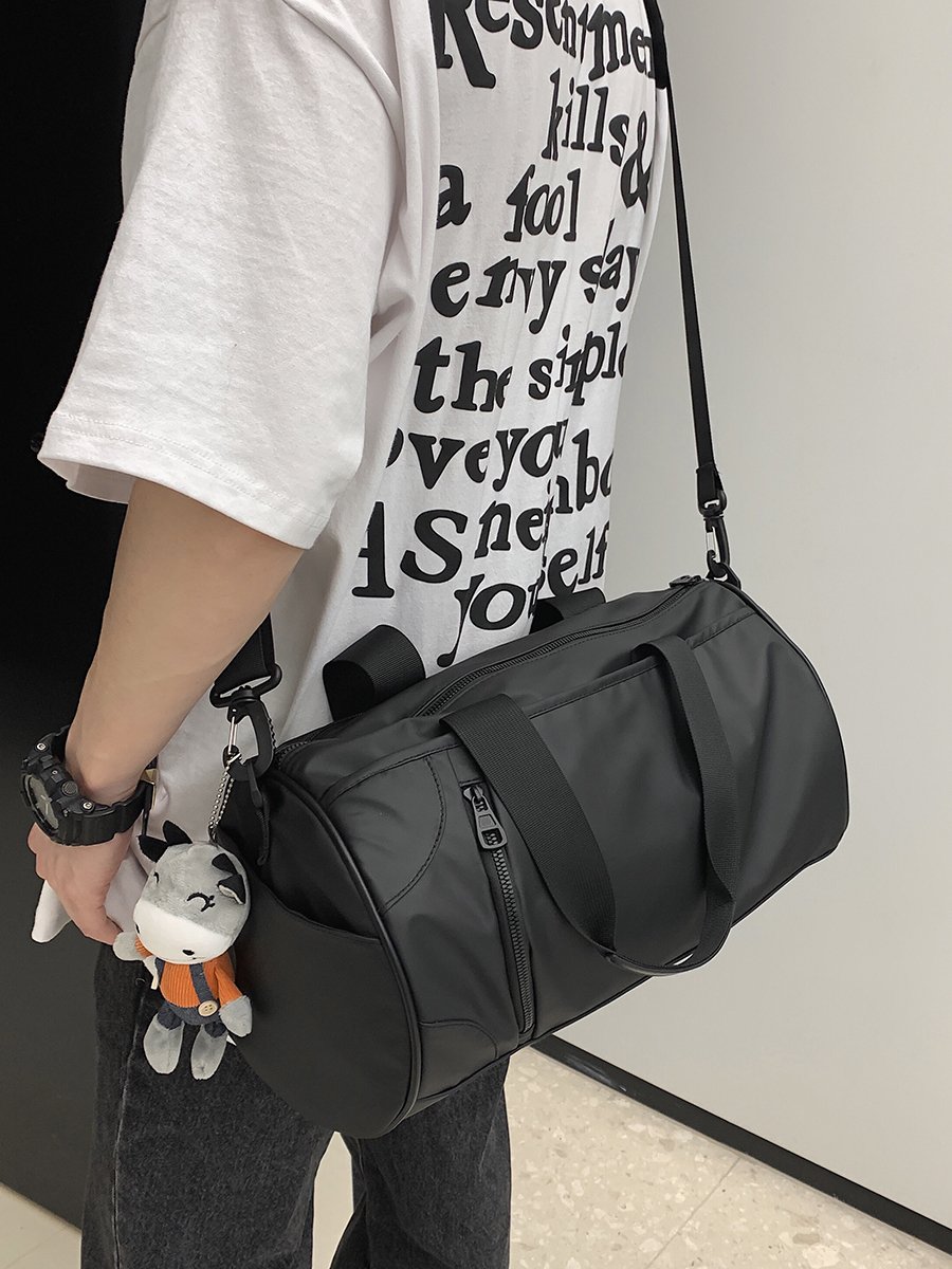 Swimming and gymnasium bag for women in dry and wet separation of small travel kits