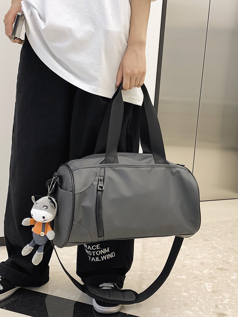 Swimming and gymnasium bag for women in dry and wet separation of small travel kits