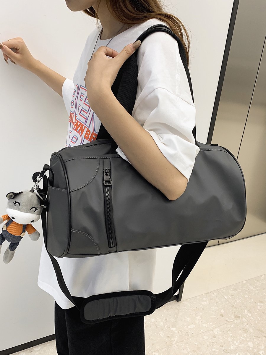Swimming and gymnasium bag for women in dry and wet separation of small travel kits