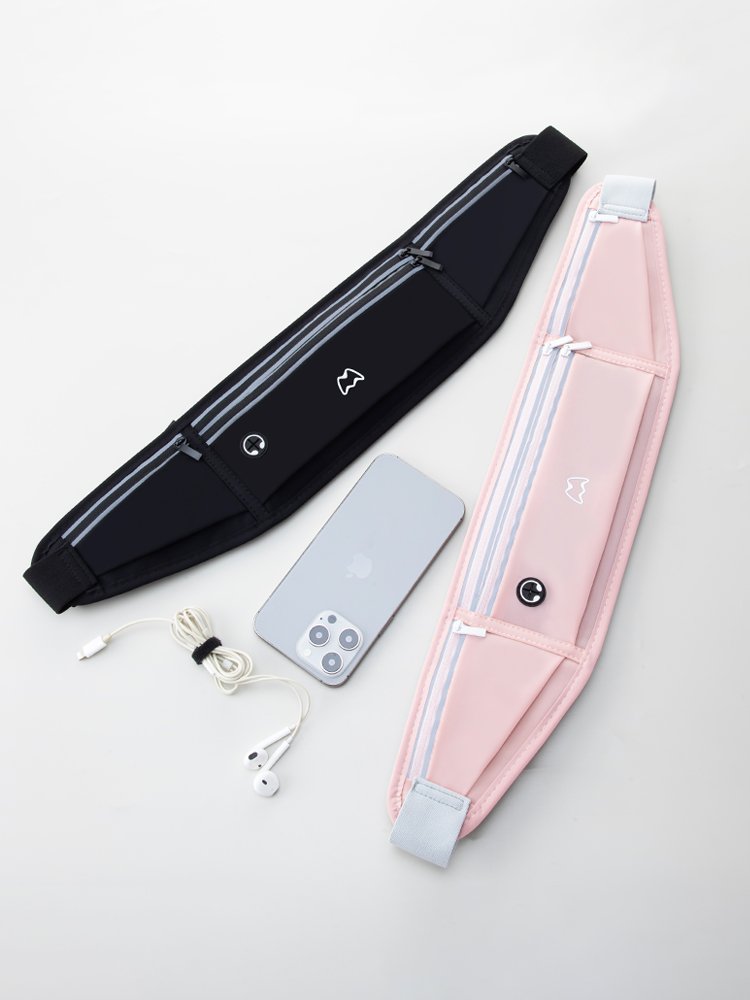 A sports cash bag, a woman's handbag, a man's waterproof multi-purpose gym with a water kettle