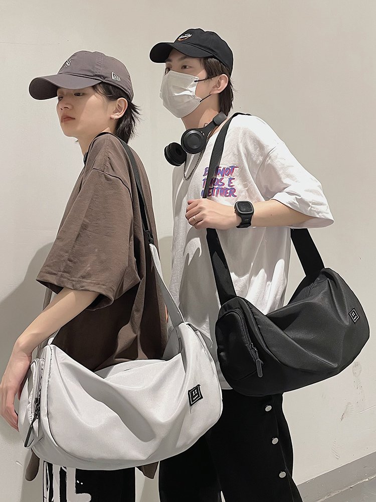 Sports and fitness packs for women with light and light travel backpacks for men with one-shouldered bags