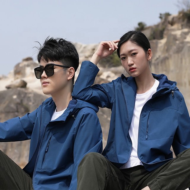 Custom zipper sports simple style couples with the same outdoor windbreaker classic Hiking jackets for men and women's tops