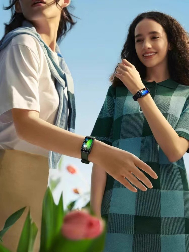 The walrus is used to replace the non-original 502 U.S. fittings with an 8-year-old smart 7-year-old silica gel for Huawei