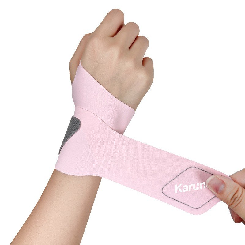 Scrambling the wrists and scrambling the gloves for summer