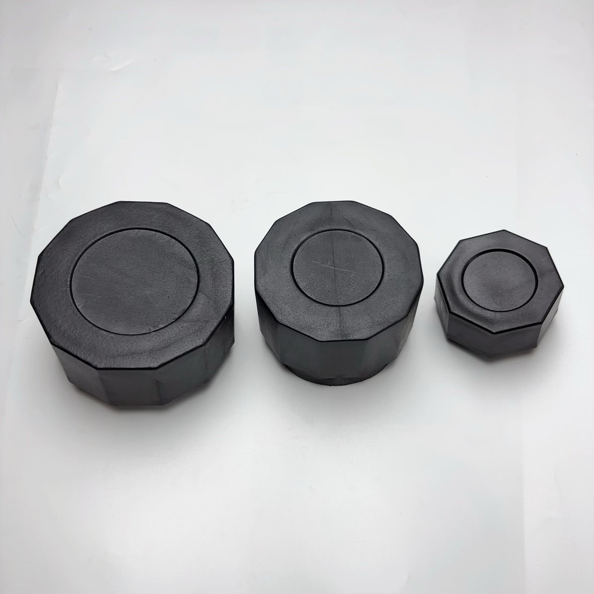 An elliptical cycling part of a moving single-magnetic control vehicle adjusts the end of a tube plug