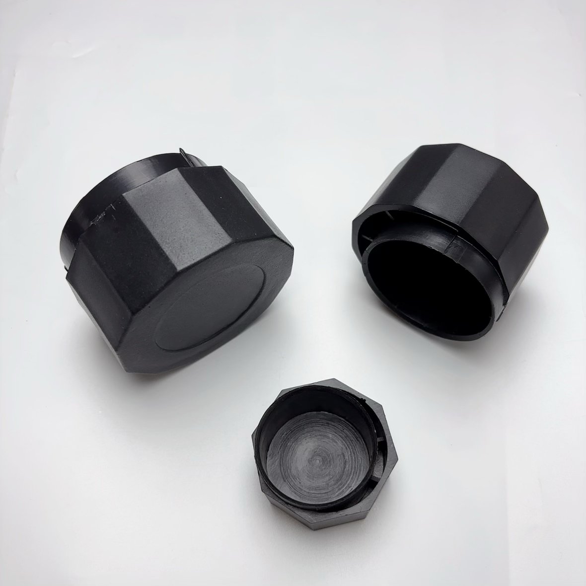 An elliptical cycling part of a moving single-magnetic control vehicle adjusts the end of a tube plug