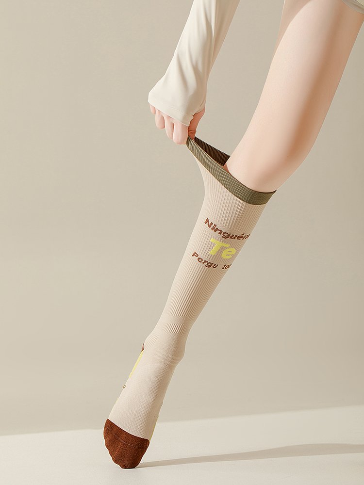 Pressure stockings, scalding up the gym sock, scrambling the gym cosmetic socks, riding the sock, badminton socks