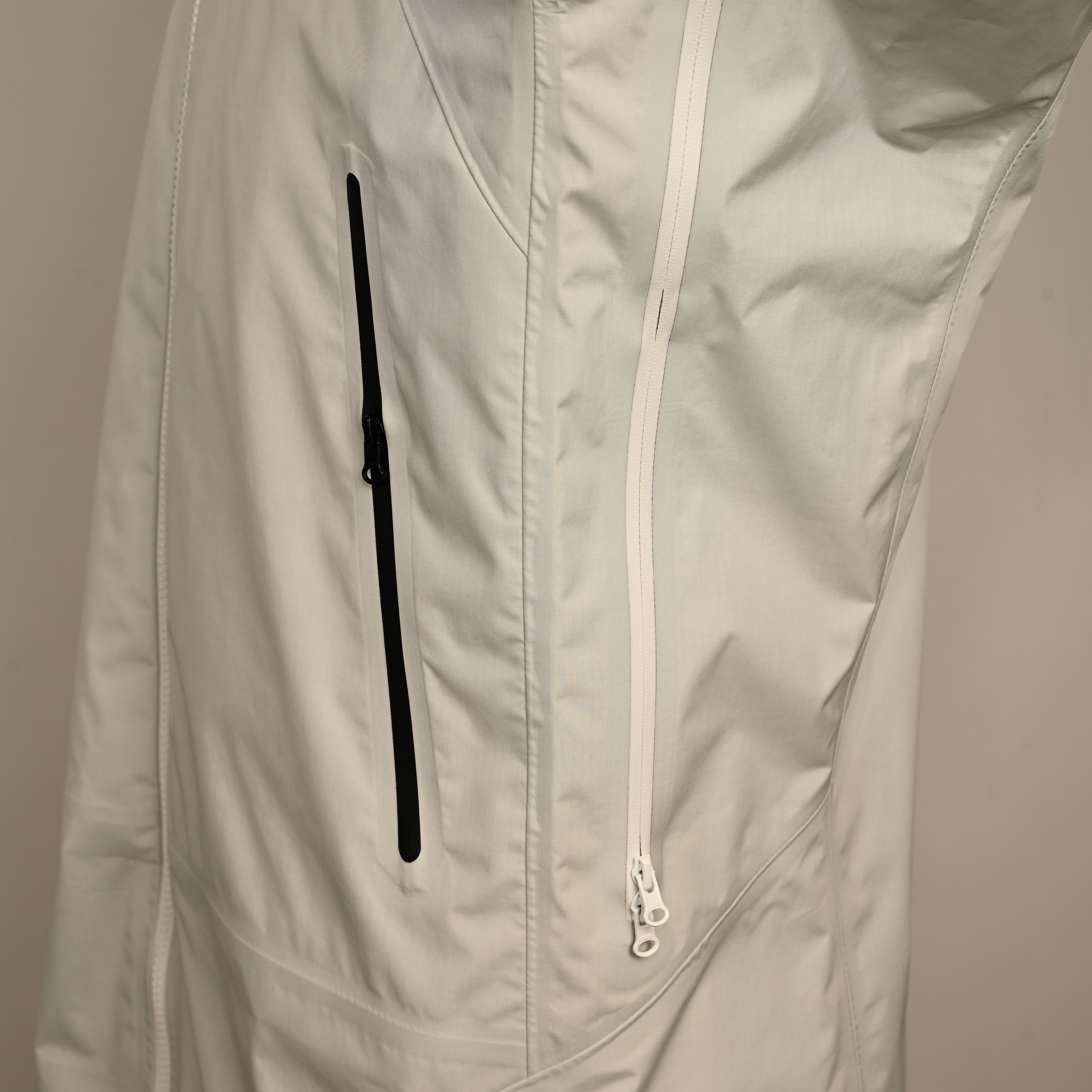 EU USA Size Custom brand Woven 100% Nylon Fabric Seamless Hiking Loose Waterproof Outdoor Windbreaker Softshell Men's Jacket