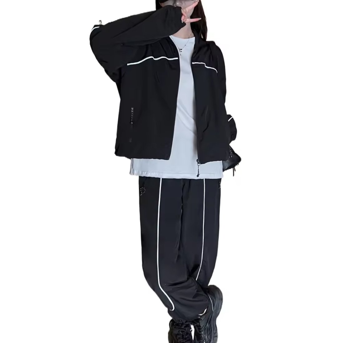 Wholesale High Quality Nylon Windbreaker Track Set 3m Reflective Strip Custom Piping Sports Tracksuit For Men