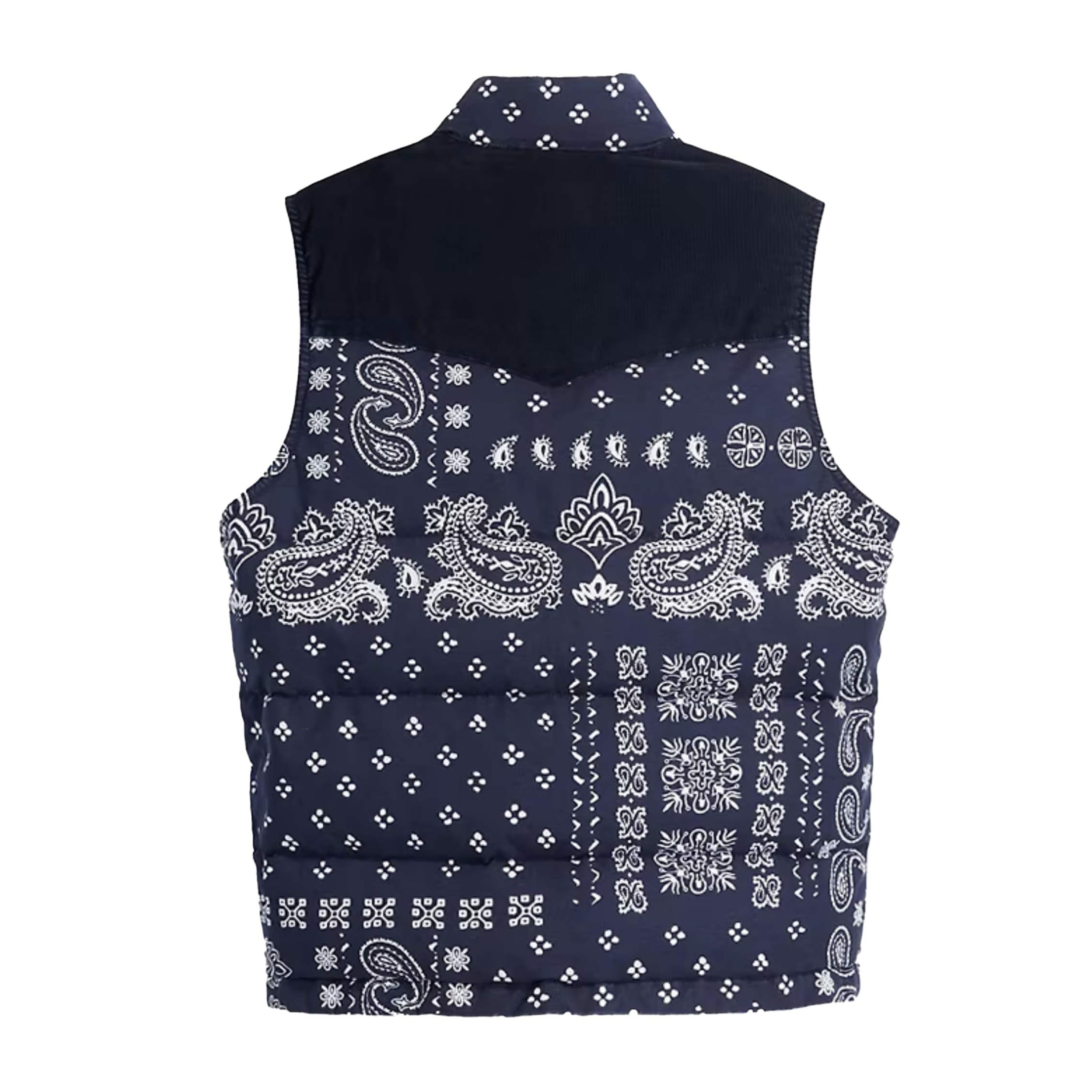 classic puffer vest with western style Cut with a boxy, relaxed fit insulated for extra warmth finished with western