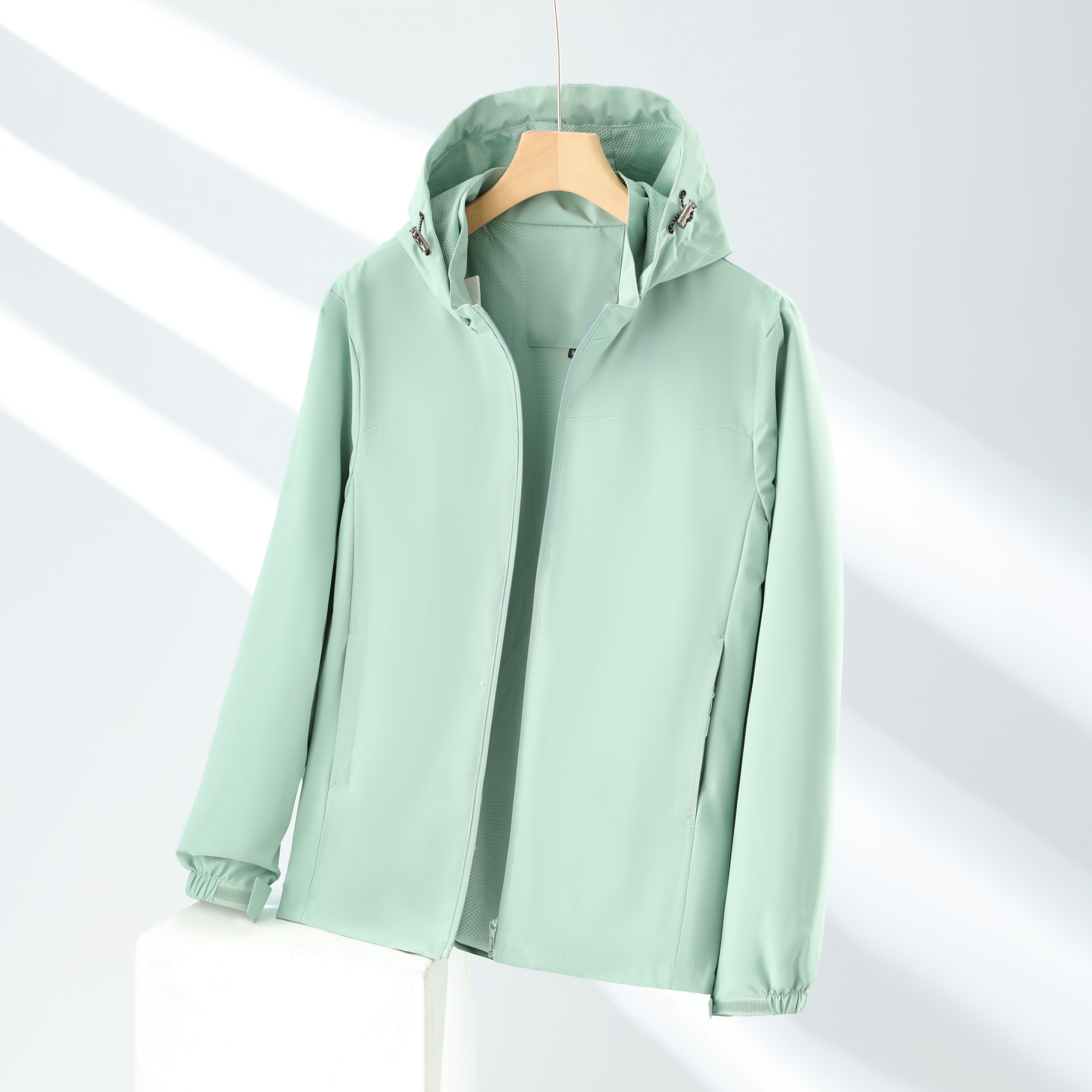 manufactory Men's Hooded Sports Windbreaker Thin Leisure Long Sleeve Coat Outdoor Running Windbreaker Coats Jackets